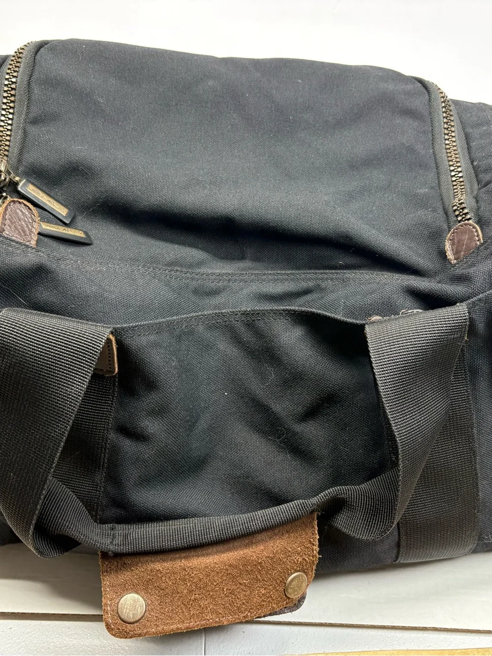 Vintage Eddie Bauer Carry On Duffel Gym Bag Luggage Black Canvas w/ Leather Trim